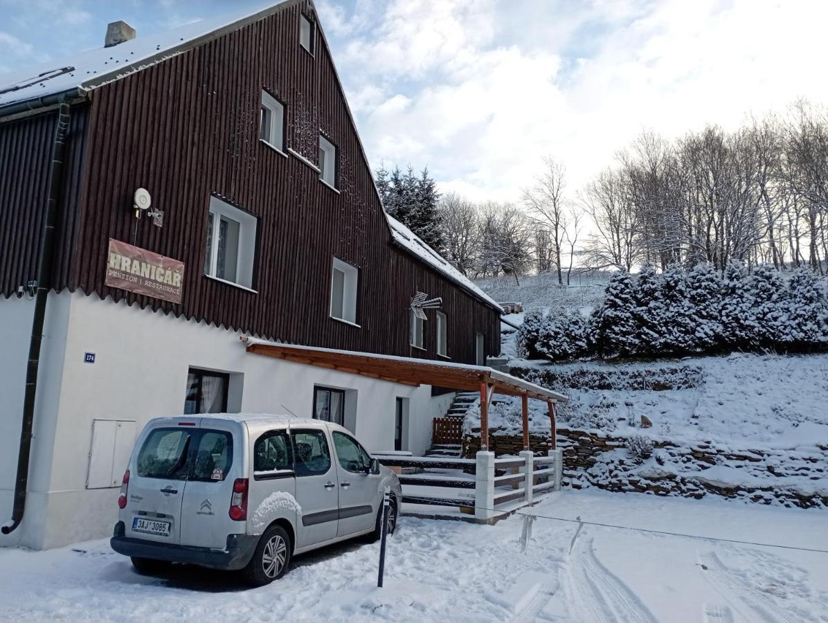 Penzion Hraničář Loučná pod Klínovcem Exterior foto
